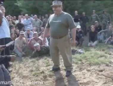 Συνταγματάρχης των ρωσικών Ειδικών Δυνάμεων σε επίδειξη τεχνικής σε Αμερικανούς στρατιώτες (βίντεο)